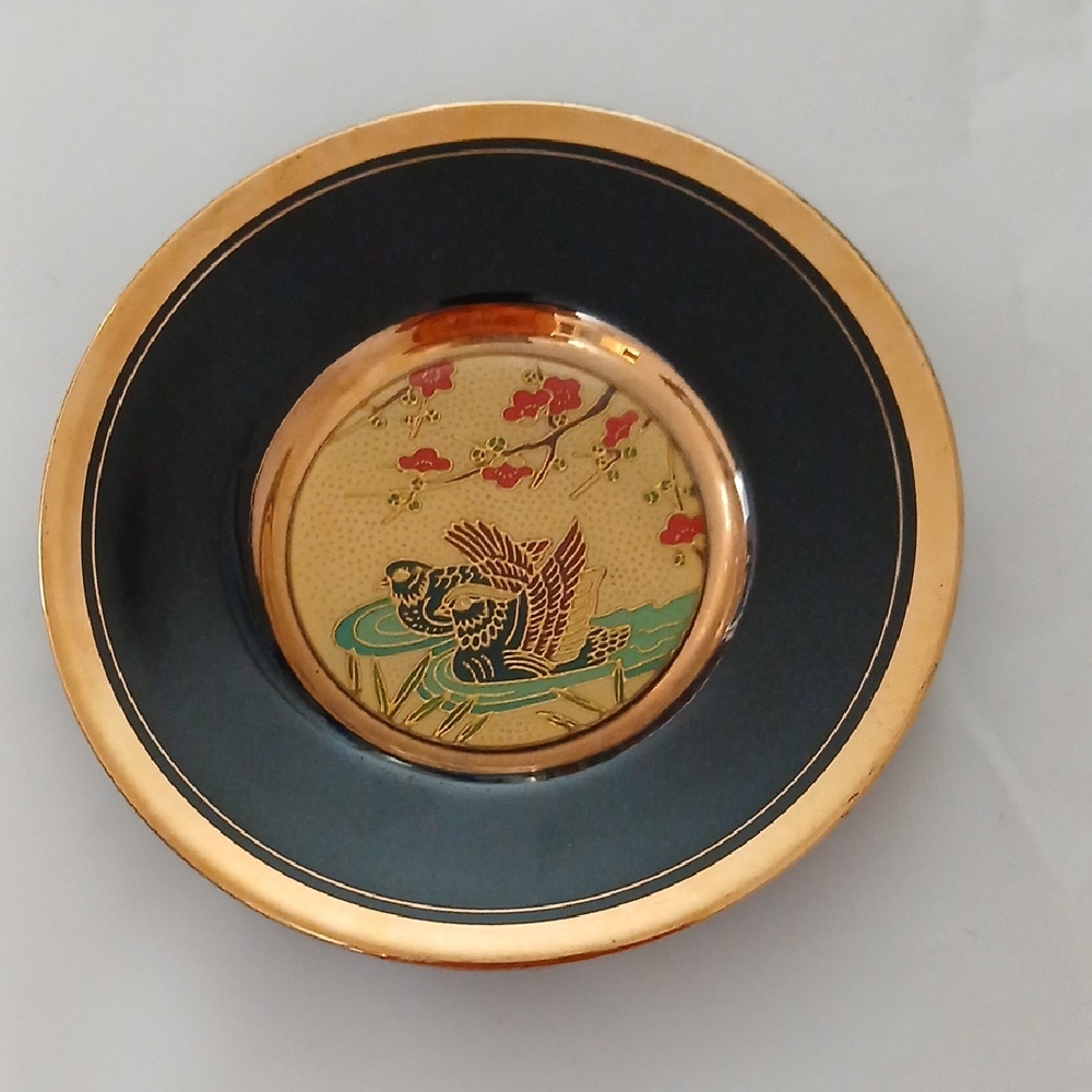 Elegant Black and 24 Karat Gold Cloisonne  Decorative Plate.